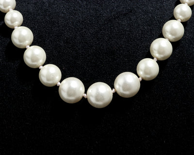 Round Shape White Fresh Water Pearls Stone Mala