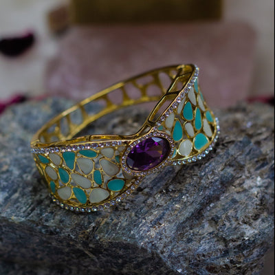 A Dual-Tone Gold-Plated Bracelet