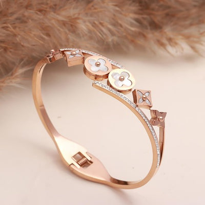 Mother of Pearl Zirconia Studded Bracelet in Gold Plating