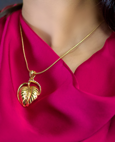 Gold Heart Pendant Set